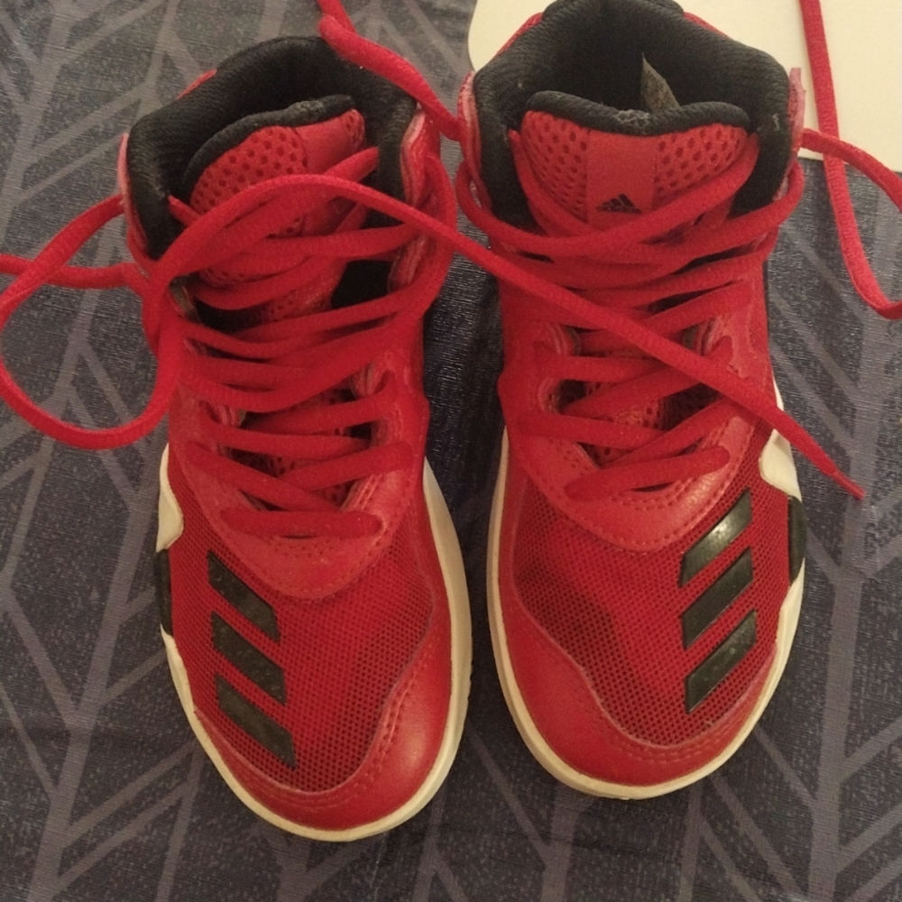 Boys sneakers size 11